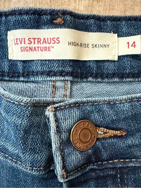 Levi's Women's Blue Skinny Jeans - Picture 3 of 4